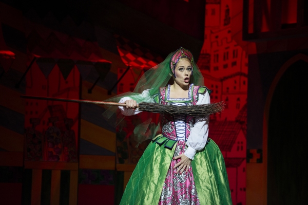 Photo Flash: KISS ME, KATE in Dortmund Image