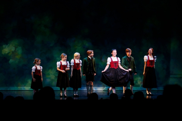 Photo Flash: THE SOUND OF MUSIC National Tour Celebrates Opening Night in Los Angeles; Curtain Call! Image