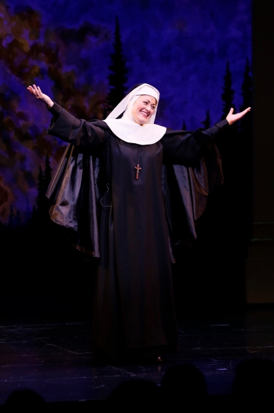 Photo Flash: THE SOUND OF MUSIC National Tour Celebrates Opening Night in Los Angeles; Curtain Call! Image