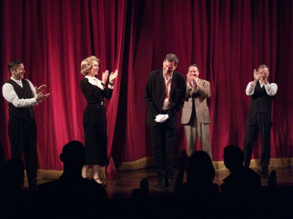 Photo Flash: Tech Writer David Pogue Guest Stars in 39 STEPS Off-Broadway Image