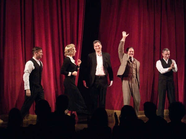 Photo Flash: Tech Writer David Pogue Guest Stars in 39 STEPS Off-Broadway Image