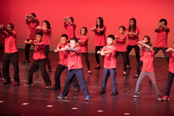 Photo Flash: National Asian Artists Project's PAST, PRESENT & FUTURE Gala Does DREAMGIRLS, THE KING AND I, LES MIS and More  Image