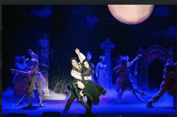 Photo Flash: First Look at Bronson Pinchot, Rachel York and More in 3-D Theatricals' THE ADDAMS FAMILY Image