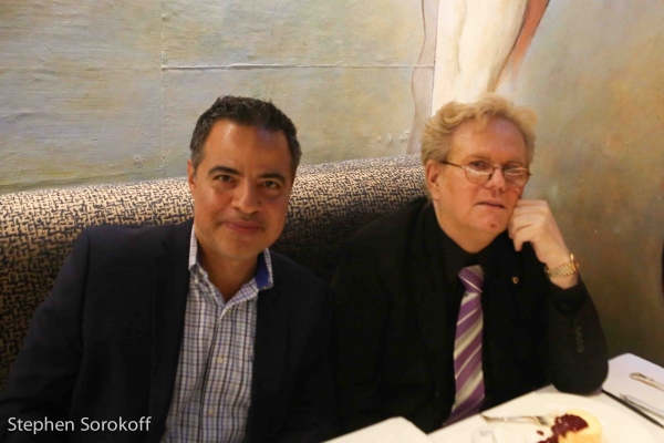 Photo Coverage: Kurt Elling Makes Cafe Carlyle Debut with ELLING SWINGS SINATRA Image
