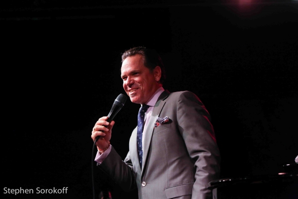 Photo Coverage: Kurt Elling Makes Cafe Carlyle Debut with ELLING SWINGS SINATRA Image