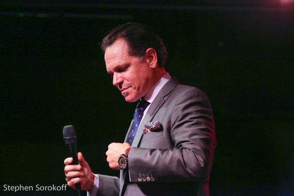 Photo Coverage: Kurt Elling Makes Cafe Carlyle Debut with ELLING SWINGS SINATRA Image