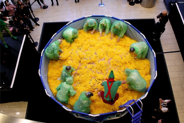 Photo Flash: ELF THE MUSICAL Hosts 'Snow Globe Challenge' at Madison Square Garden Image
