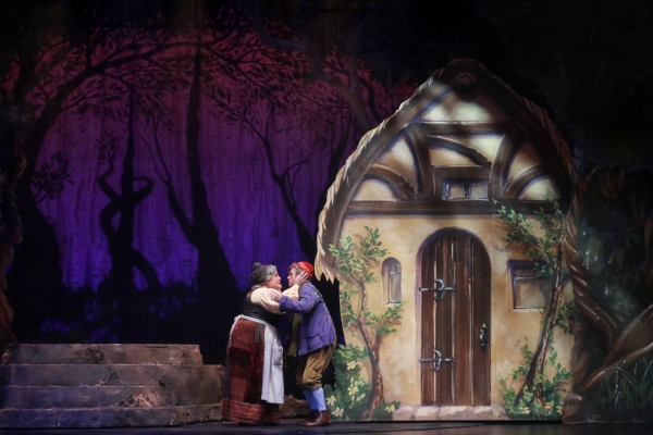 Photo Flash: First Look at Jacquelyn Piro Donovan, Laurel Harris, Jennifer Cody and More in NCT's INTO THE WOODS Image