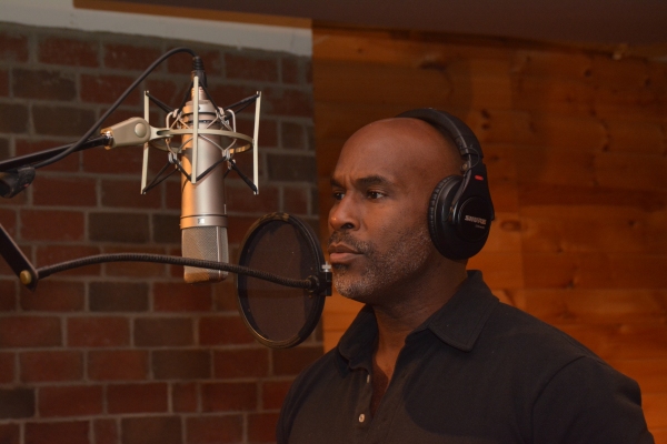 Exclusive Photo Coverage: SCHOOL OF ROCK's Alan H. Green Sings Carols For A Cure Image