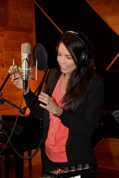 Exclusive Photo Coverage: WICKED's Arielle Jacobs Sings Carols For A Cure Image