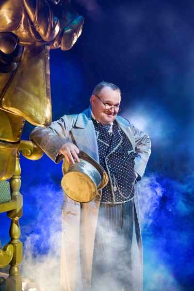 Photo Coverage: Tom McGowan As The Wizard In WICKED! Image