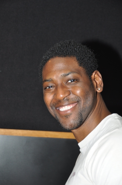 Exclusive Photo Coverage: AMAZING GRACE Cast Gets Ready for the Holidays with Carols For A Cure  Image