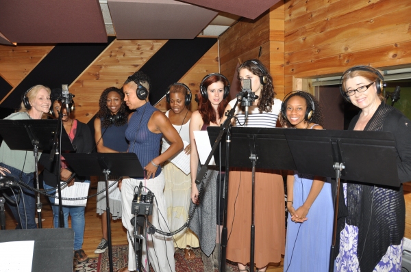 Exclusive Photo Coverage: AMAZING GRACE Cast Gets Ready for the Holidays with Carols For A Cure 