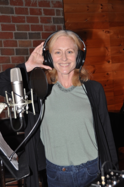 Exclusive Photo Coverage: AMAZING GRACE Cast Gets Ready for the Holidays with Carols For A Cure  Image