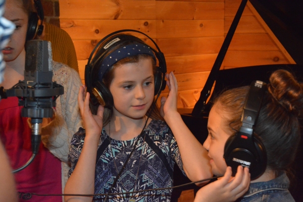 Exclusive Photo Coverage: The MATILDA Kids Celebrate Christmas with Carols For A Cure!  Image