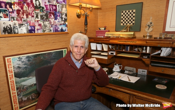 Photo Coverage: Tony Roberts Takes Home New Memoir DO YOU KNOW ME? Image