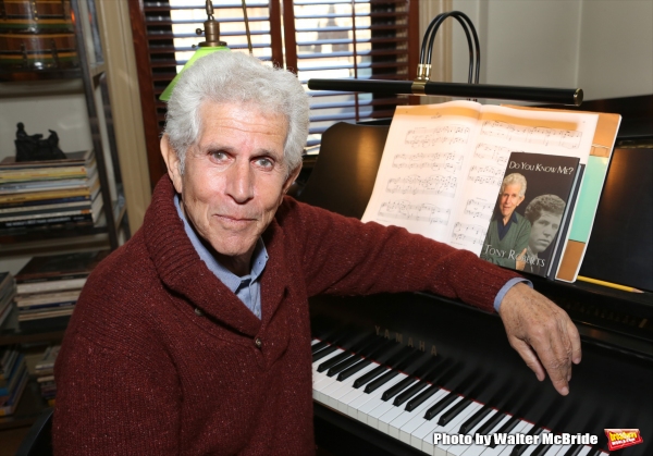Photo Coverage: Tony Roberts Takes Home New Memoir DO YOU KNOW ME? Image