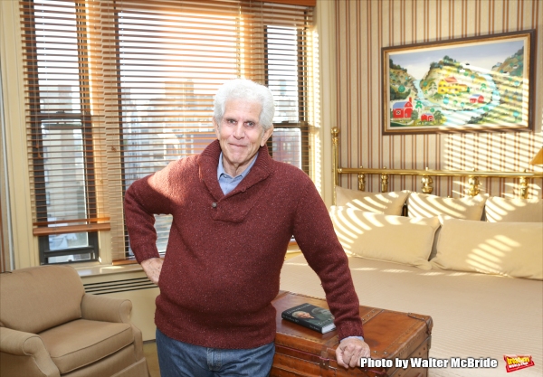 Photo Coverage: Tony Roberts Takes Home New Memoir DO YOU KNOW ME? Image