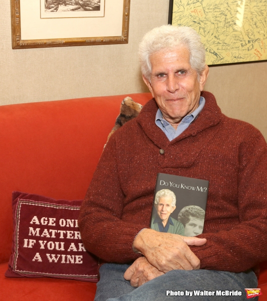 Photo Coverage: Tony Roberts Takes Home New Memoir DO YOU KNOW ME? Image