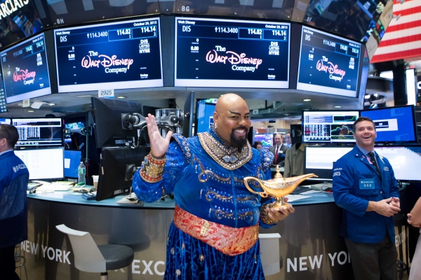 Photo Flash: ALADDIN's James Monroe Iglehart Rings New York Stock Exchange Opening Bell Image