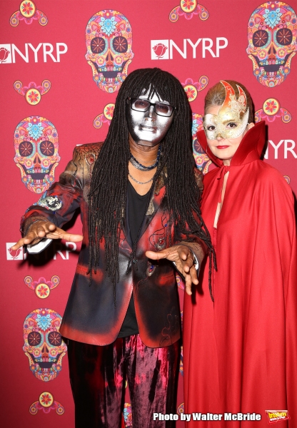 Photo Coverage: Bette Midler Hosts Annual HULAWEEN Image