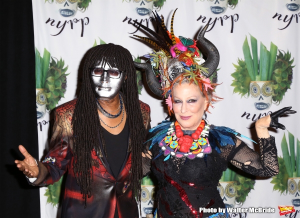 Photo Coverage: Bette Midler Hosts Annual HULAWEEN Image