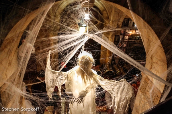 Photo Coverage: The Friars Club Celebrates Halloween Image