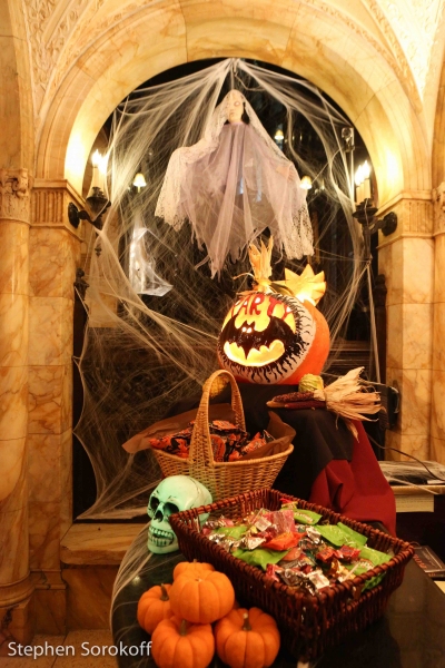 Photo Coverage: The Friars Club Celebrates Halloween Image