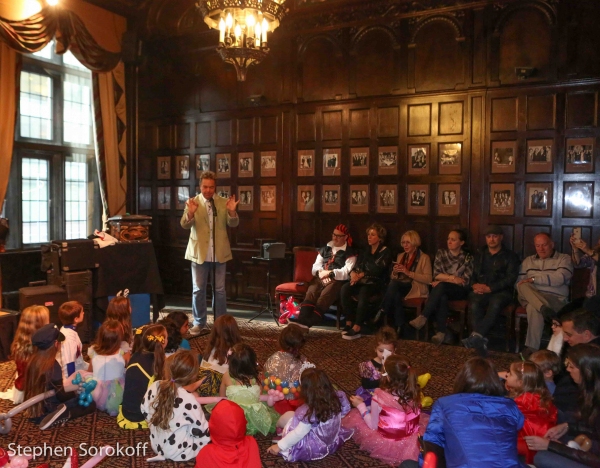 Photo Coverage: The Friars Club Celebrates Halloween Image
