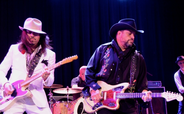 Photo Coverage: The Mavericks Play The Tarrytown Music Hall Image