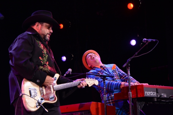 Photo Coverage: The Mavericks Play The Tarrytown Music Hall Image