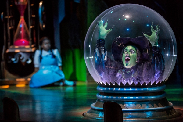 Photo Flash: First Look at THE WIZARD OF OZ at Children's Theatre Company Image