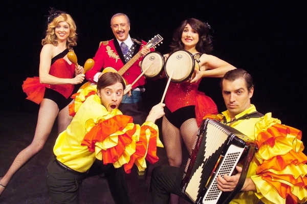 Photo Flash: EL GRANDE CIRCUS DE COCA COLA at the Colony Theatre Image