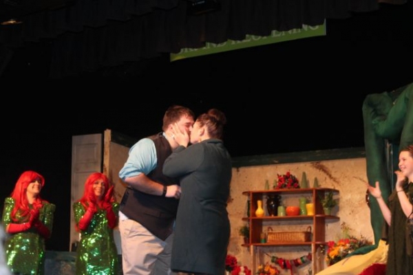 Photo Flash: Actor Proposes to Girlfriend After Performance Image