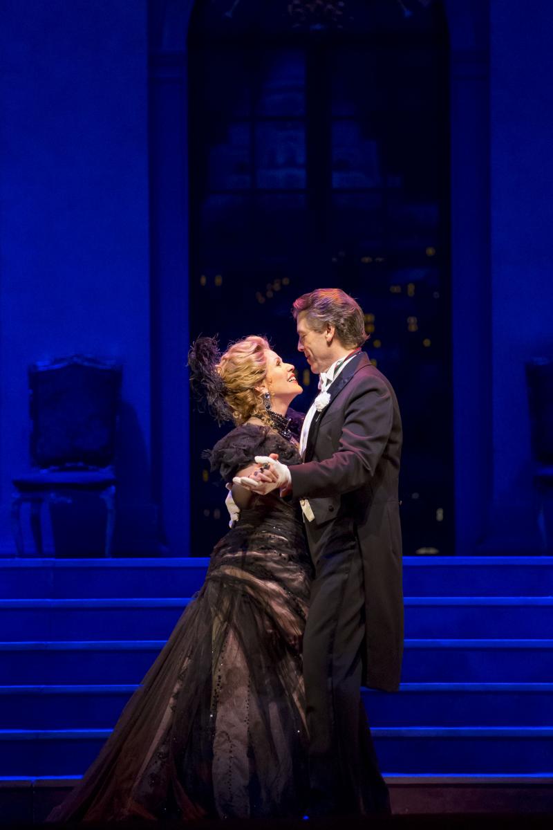 Photo Flash: First Look at Renee Fleming, Heidi Stober & More in Lyric Opera of Chicago's THE MERRY WIDOW 