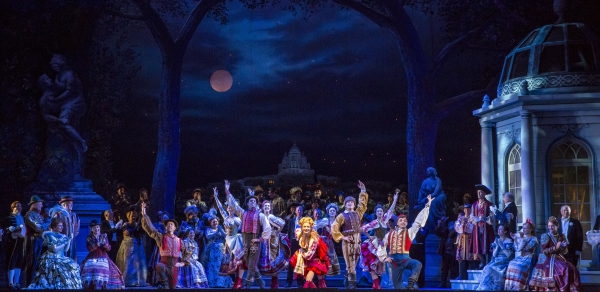 Photo Flash: First Look at Renee Fleming, Heidi Stober & More in Lyric Opera of Chicago's THE MERRY WIDOW Image