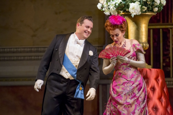 Photo Flash: First Look at Renee Fleming, Heidi Stober & More in Lyric Opera of Chicago's THE MERRY WIDOW Image