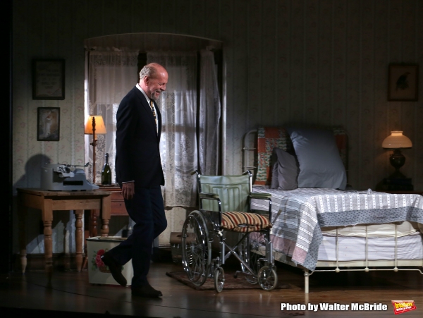 Photo Coverage: MISERY's Bruce Willis and Laurie Metcalf Take Opening Night Bows  Image