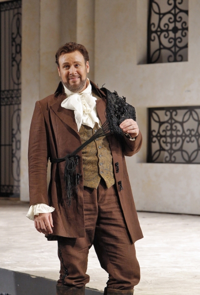 Photo Flash: San Francisco Opera's Revival of Rossini's IL BARBIERE DI SIVIGLIA Begins Tonight Image