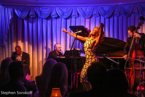 Photo Coverage: Nicole Henry Plays The Royal Room at The Colony Hotel in Palm Beach 