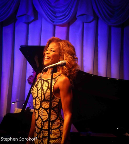 Photo Coverage: Nicole Henry Plays The Royal Room at The Colony Hotel in Palm Beach 