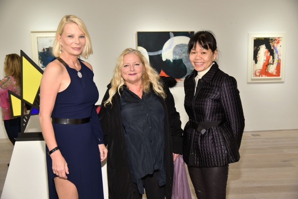 Photo Flash: Suzanne LaFleur Opening Takes Chelsea by Storm at Hollis Taggart Gallery Image