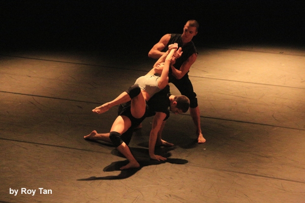 Photo Flash Exclusive: First Look at Russell Maliphant Company's CONCEAL | REVEAL Image