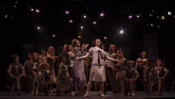 Photo Flash: First Look at Ruby Rakos as Judy Garland in Flat Rock Playhouse's CHASING RAINBOWS: THE ROAD TO OZ Image