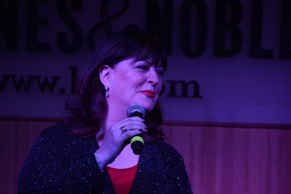 Photo Coverage: Ann Hampton Callaway Previews THE HOPE OF CHRISTMAS Album at Barnes and Noble Image