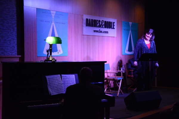 Photo Coverage: Ann Hampton Callaway Previews THE HOPE OF CHRISTMAS Album at Barnes and Noble Image