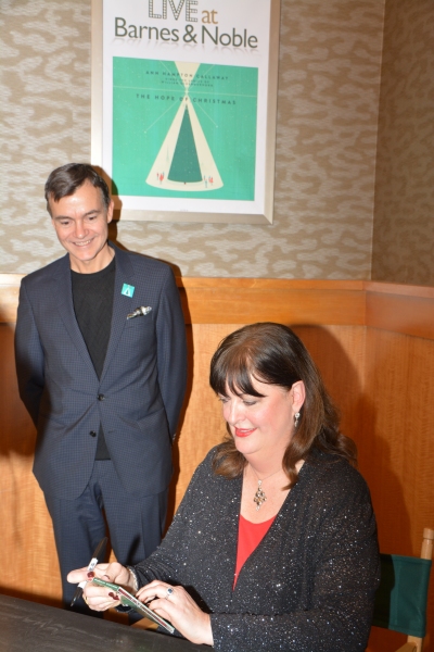 Photo Coverage: Ann Hampton Callaway Previews THE HOPE OF CHRISTMAS Album at Barnes and Noble Image