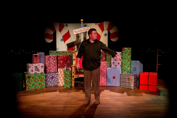 Photo Flash: First Look at Kevin Kennedy in RLTP's THE SANTALAND DIARIES 