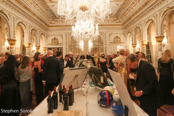 Photo Coverage: Howie Mandel Stars in American Humane Associations LADY IN RED Gala Image