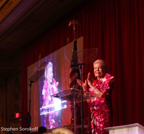 Photo Coverage: Howie Mandel Stars in American Humane Associations LADY IN RED Gala 